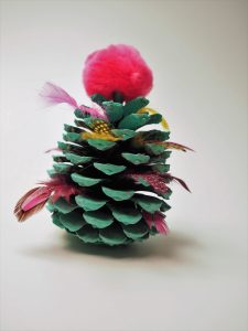 Tannenbaum-Zapfen mit Pompoms